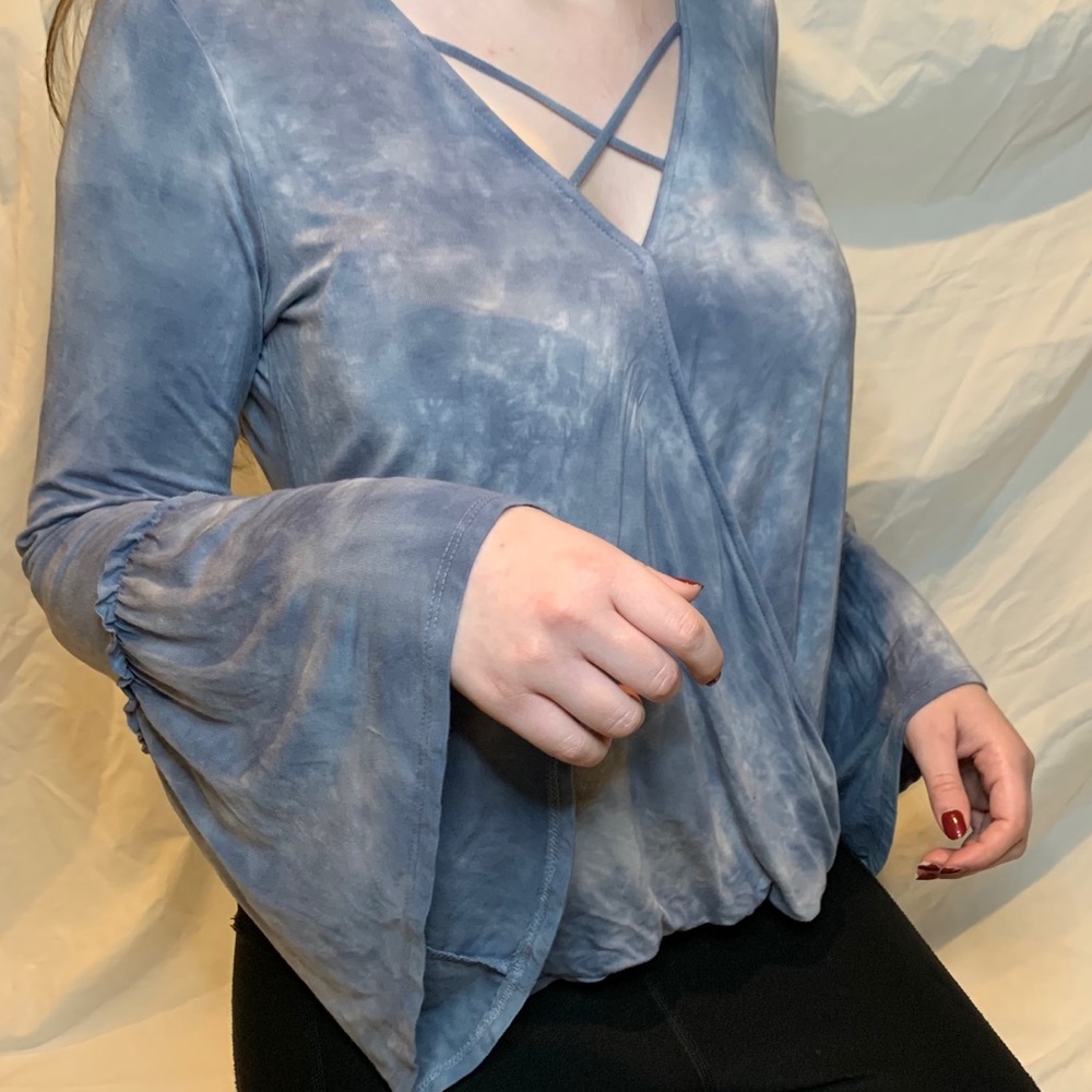 American Eagle Tie Dye Soft & Sexy Bell Sleeve Top